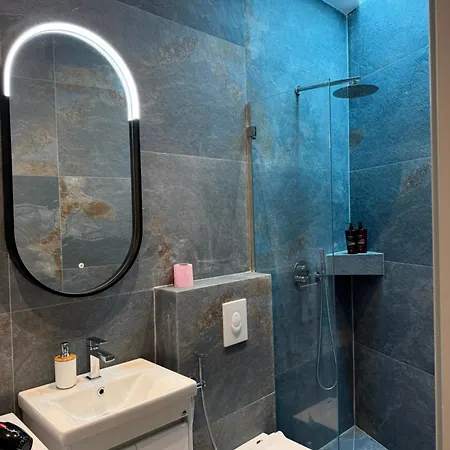 Apartment Rooftop Marine 101 *